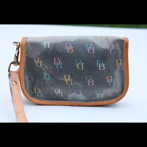 Dooney & Bourke logo wrislet - Picture 8 of 8
